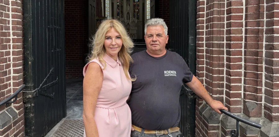 Lejan en Anita hebben Joachimkerk in De Moer gekocht (Video)