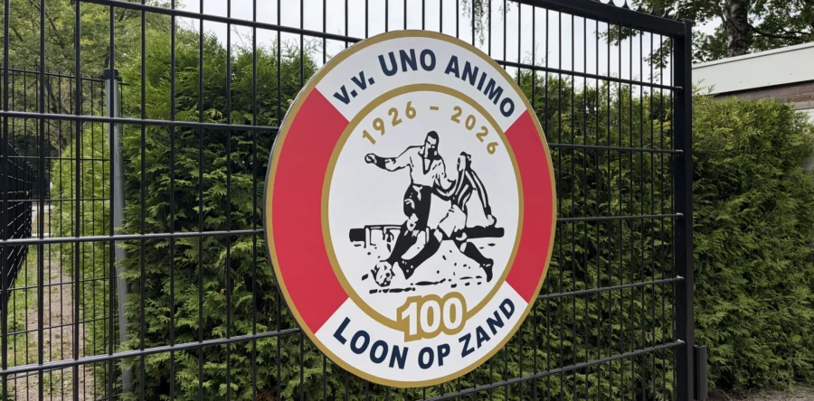 Aanleg nieuw kunstgrasveld Uno Animo vordert gestaag (Video)