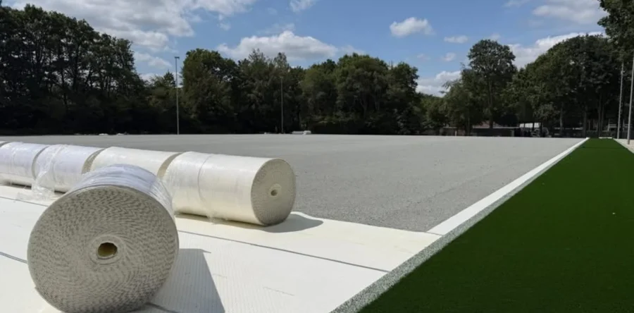 Aanleg nieuw kunstgrasveld bij Uno Animo verloopt voorspoedig