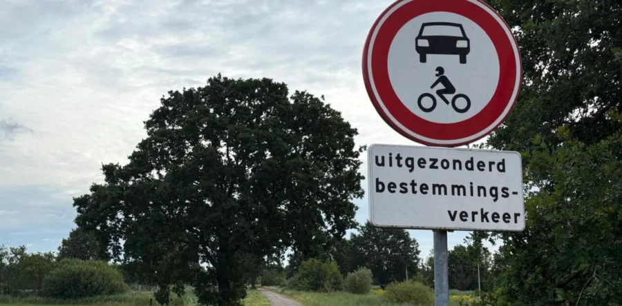 Boetes voor bestuurders die geslotenverklaring Meidoornweg negeren