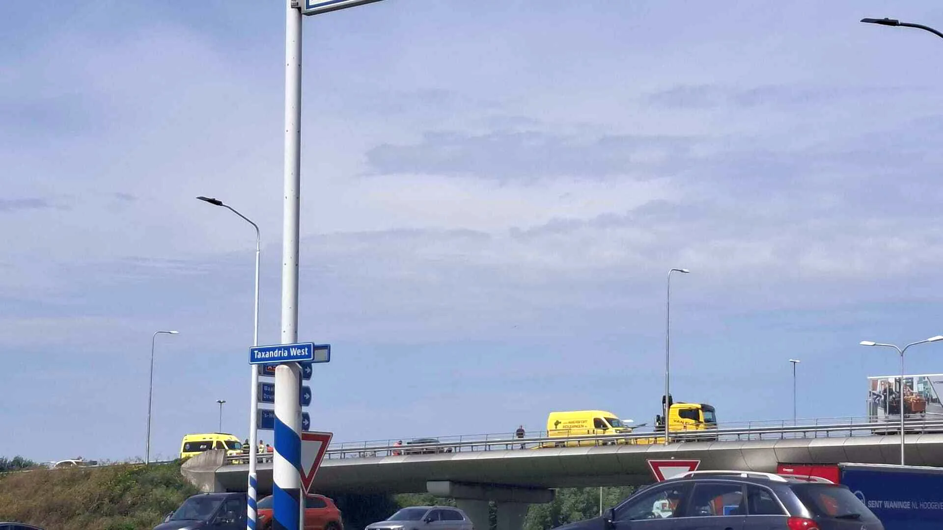 Ongeluk op A59 tussen Waalwijk en Drunen: persoon naar het ziekenhuis