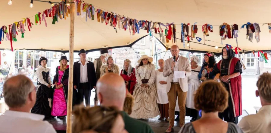De Vismarkt in Heusden feestelijk geopend tijdens Historisch Heusden