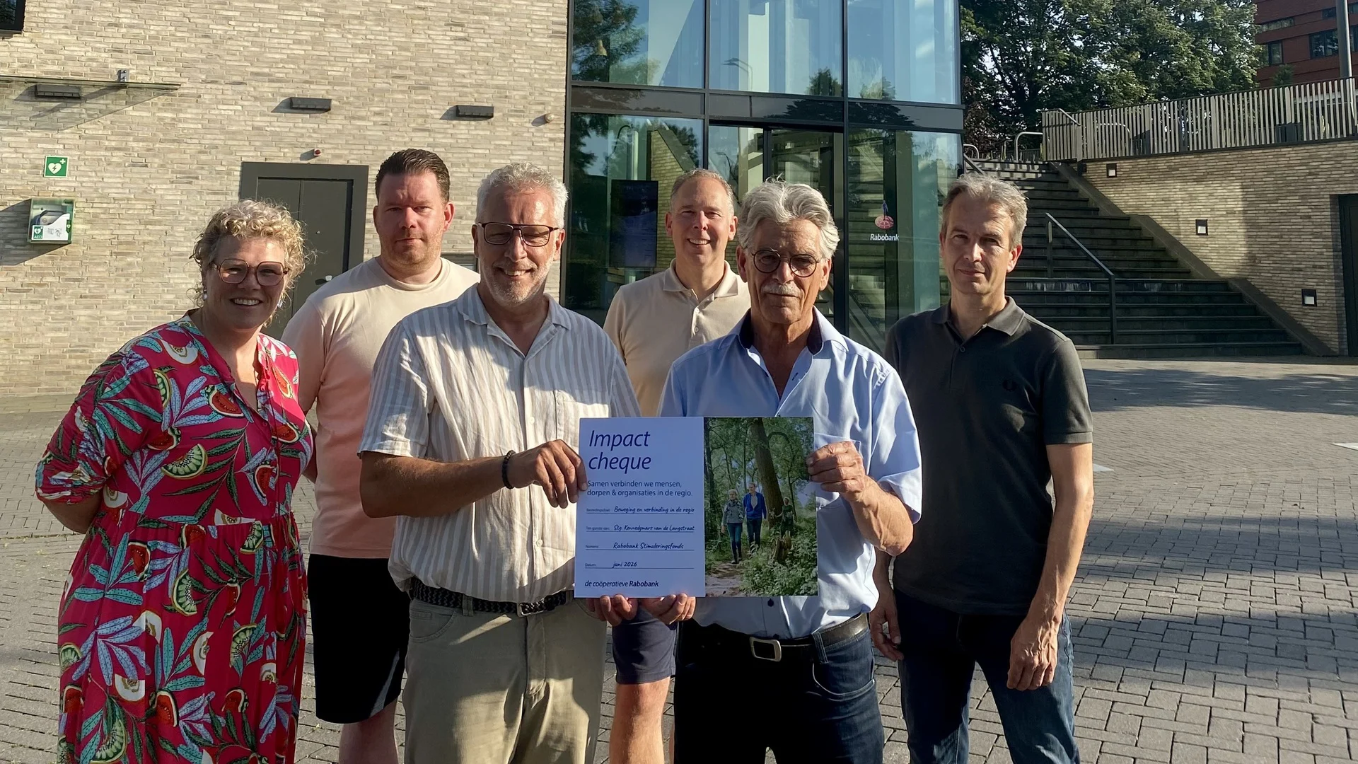 Kennedymars van de Langstraat ontvangt 10.000 euro van Rabobank