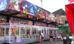Kaatsheuvelse kermis met lekker weer in volle gang (Video)
