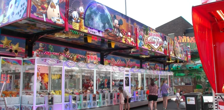Kaatsheuvelse kermis met lekker weer in volle gang (Video)