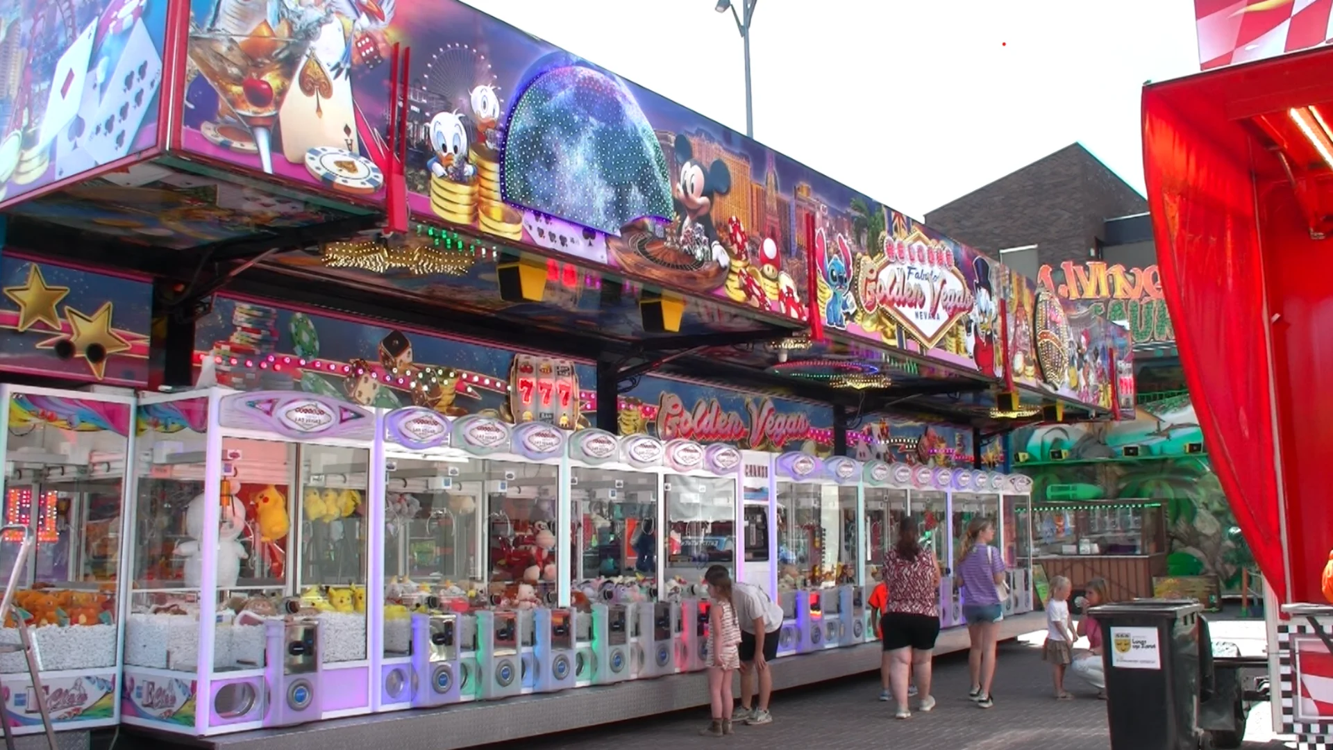 Kaatsheuvelse kermis met lekker weer in volle gang (Video)